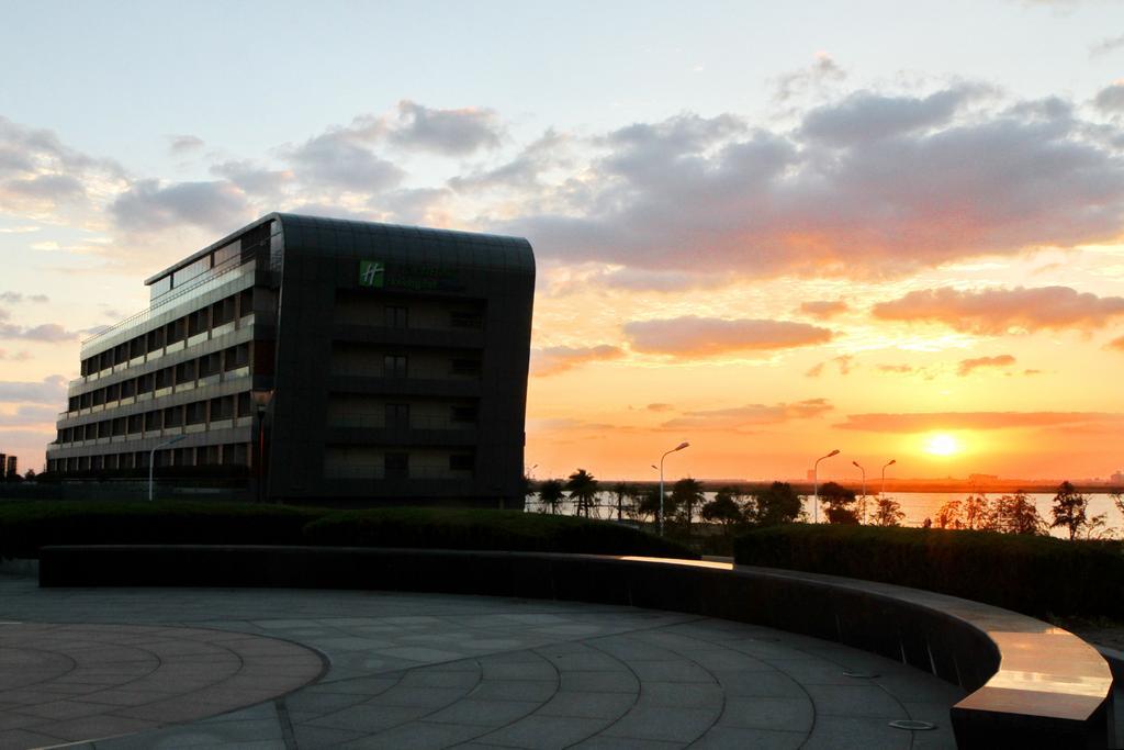 Holiday Inn Express Shanghai Nanhuizui Экстерьер фото