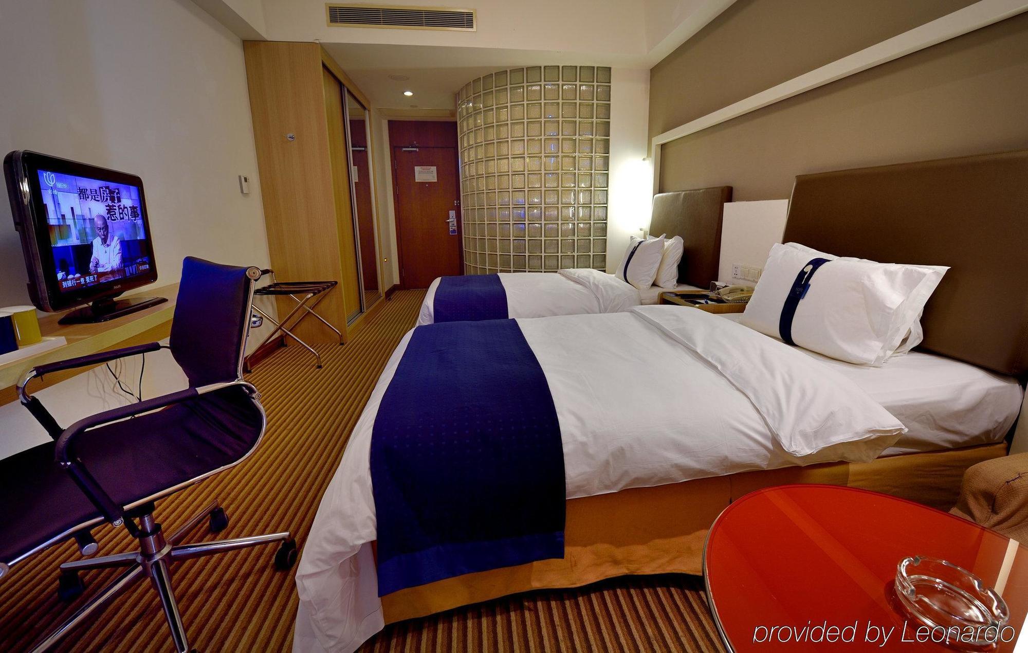 Holiday Inn Express Shanghai Nanhuizui Экстерьер фото