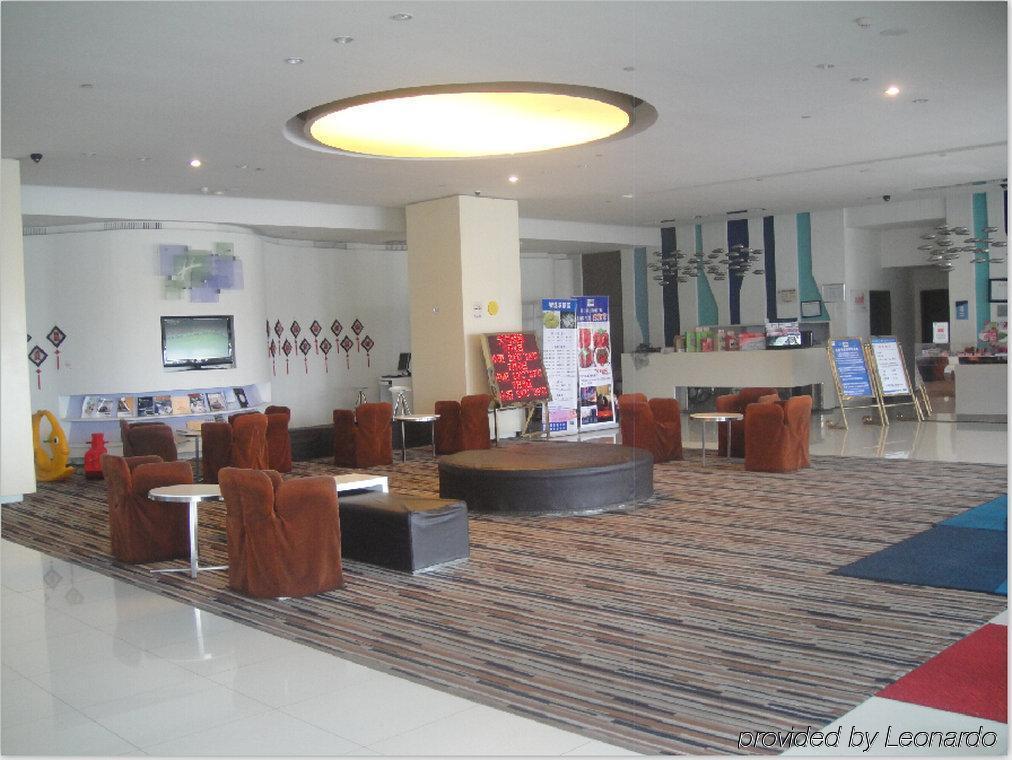 Holiday Inn Express Shanghai Nanhuizui Экстерьер фото