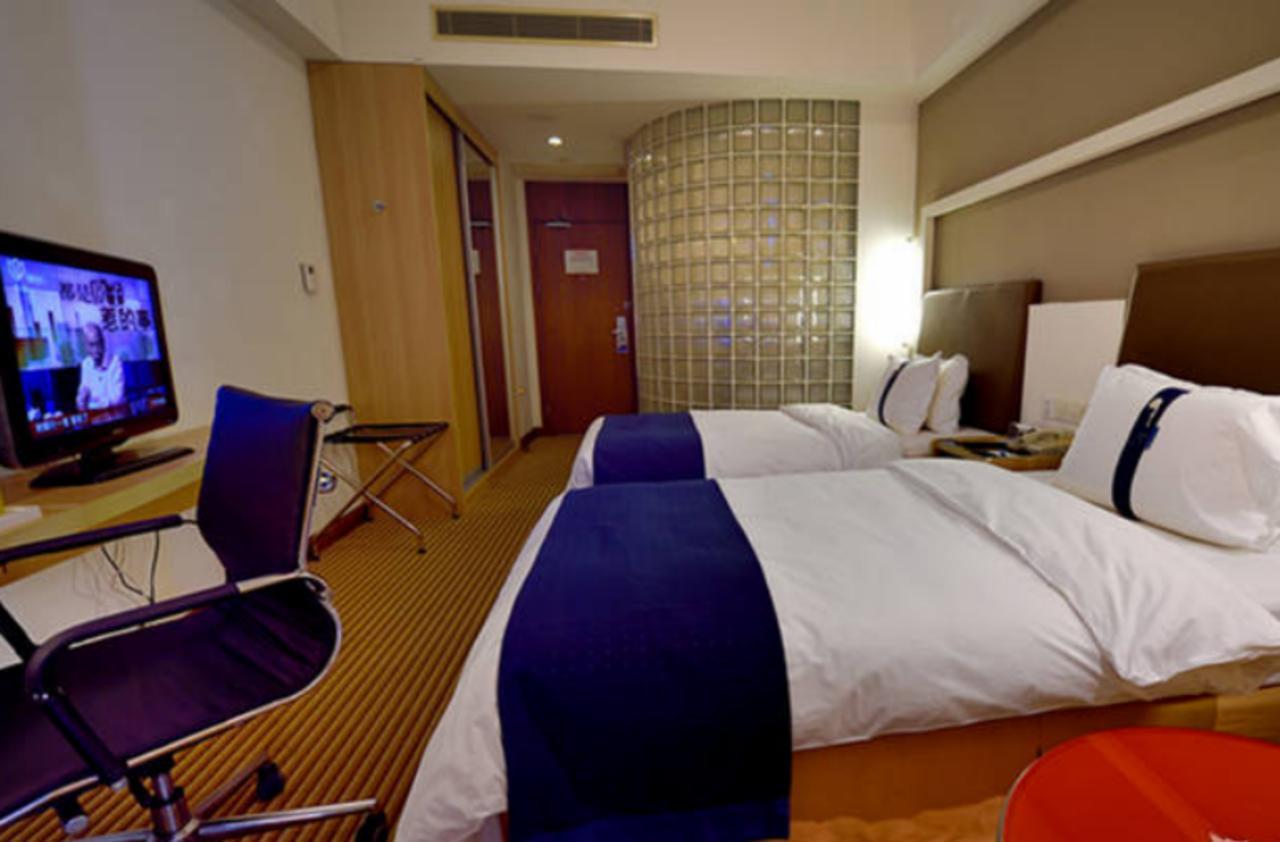Holiday Inn Express Shanghai Nanhuizui Экстерьер фото