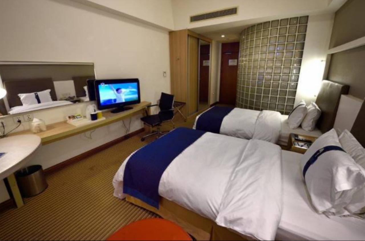 Holiday Inn Express Shanghai Nanhuizui Экстерьер фото