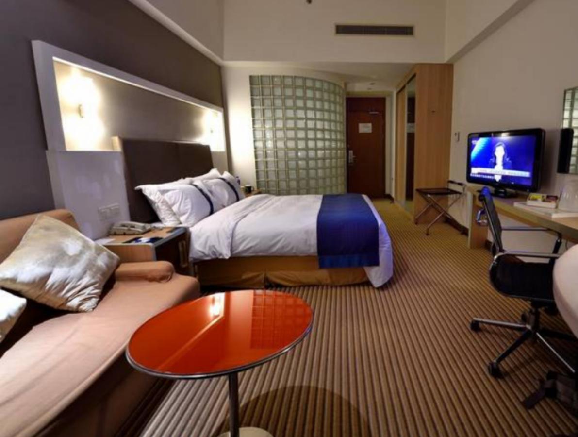 Holiday Inn Express Shanghai Nanhuizui Экстерьер фото
