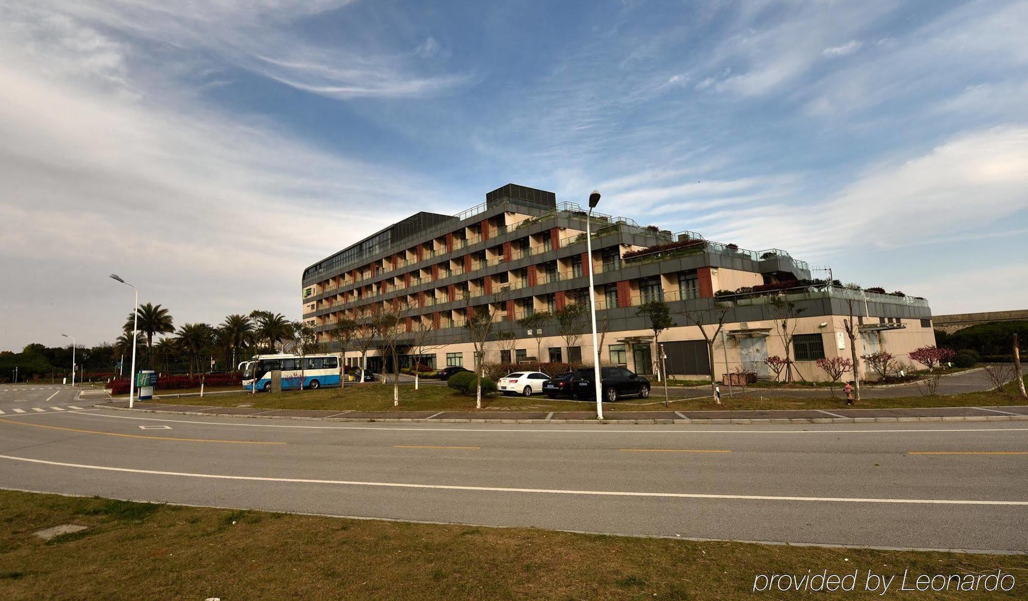 Holiday Inn Express Shanghai Nanhuizui Экстерьер фото