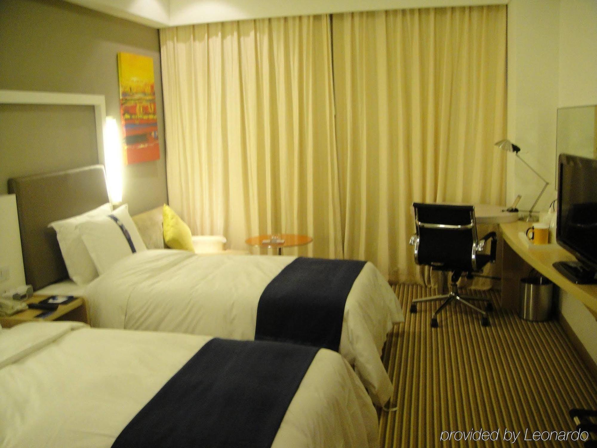 Holiday Inn Express Shanghai Nanhuizui Экстерьер фото